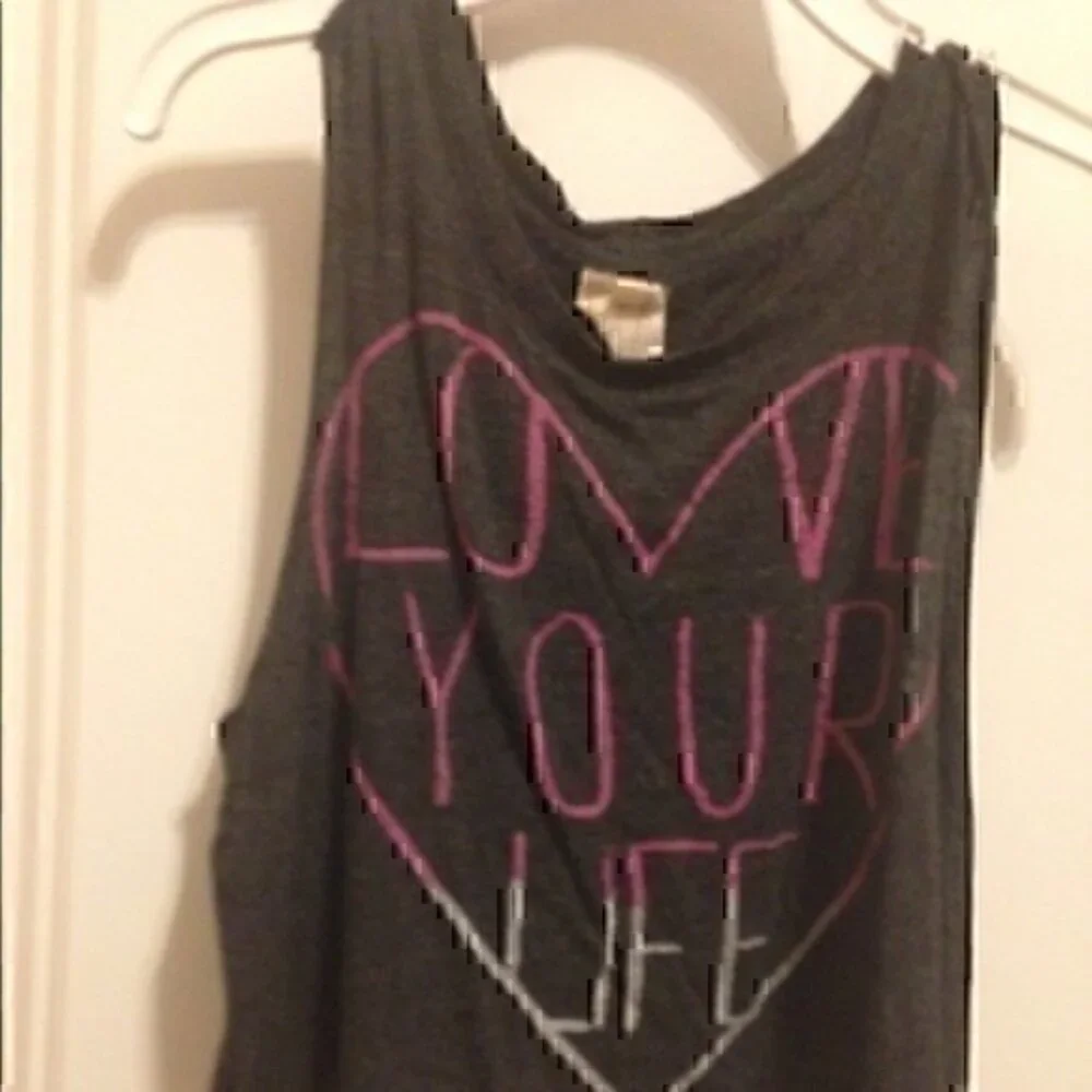Love your life size small 7/8 tank crop top