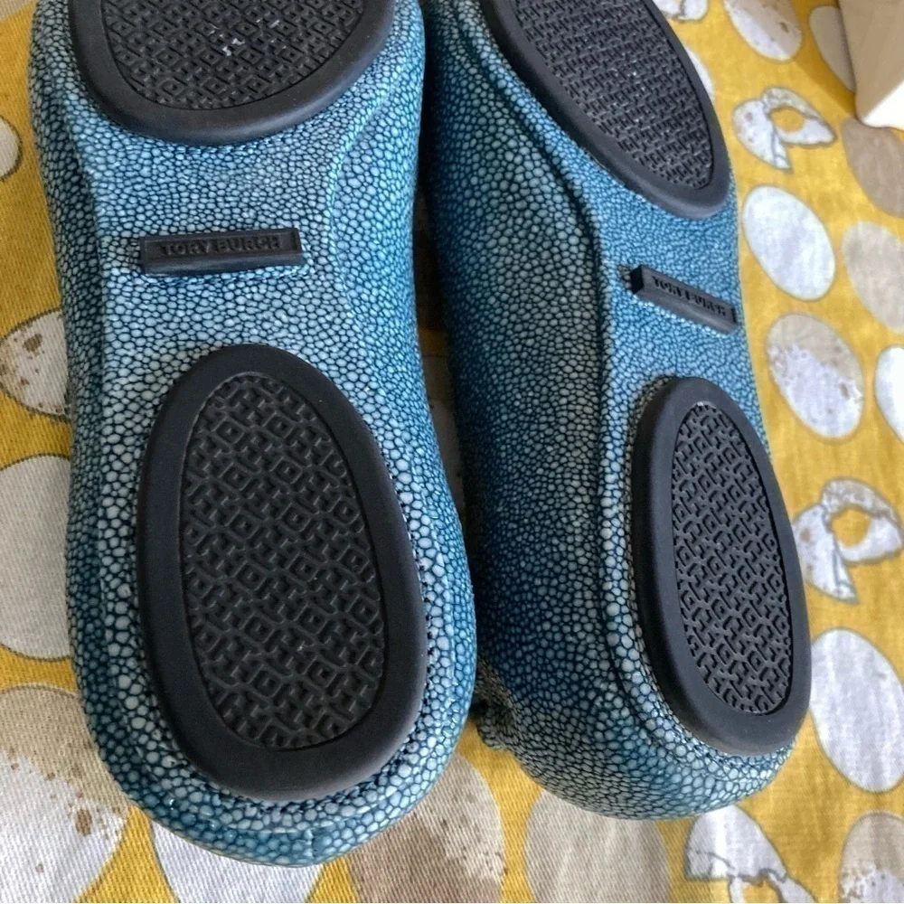 Tory Burch under see