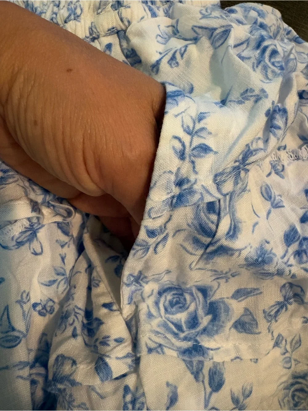 Hollister mini floral tiered skirt / skort with pockets, size S and EUC