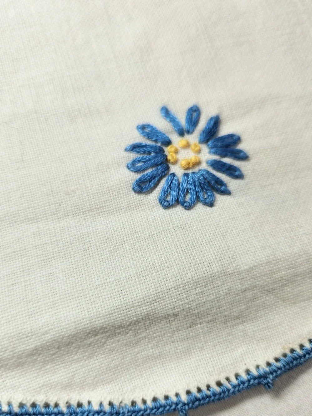 Vintage Hand Embroidered Linen Table Runner Dresser Scalloped Edge Blue Pink