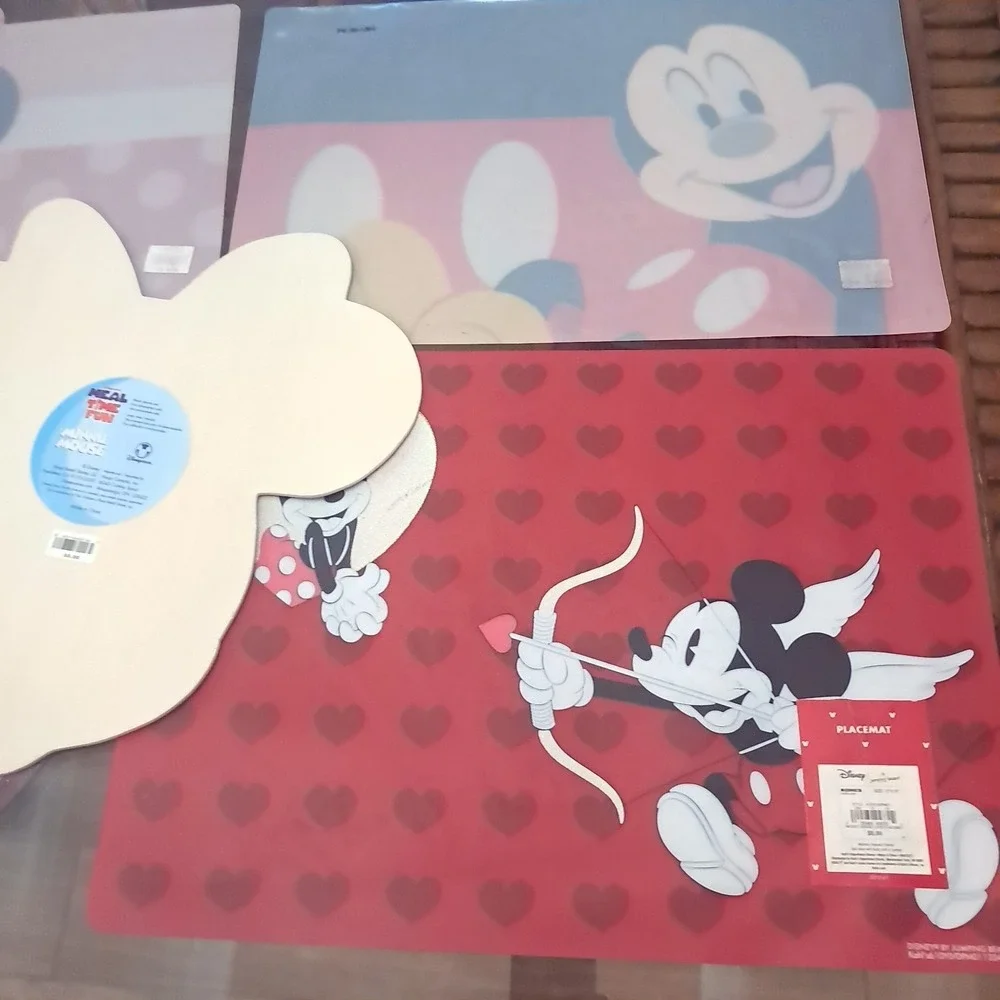 Disney Placemats set 5 Mickey Minnie Valentine's Day Meal Time Fun kids pink red