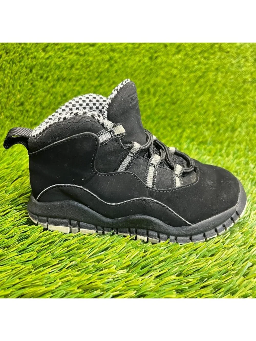Nike Air Jordan 10 Retro Boys Size 8.5C Black Athletic Walking Shoes Sneakers