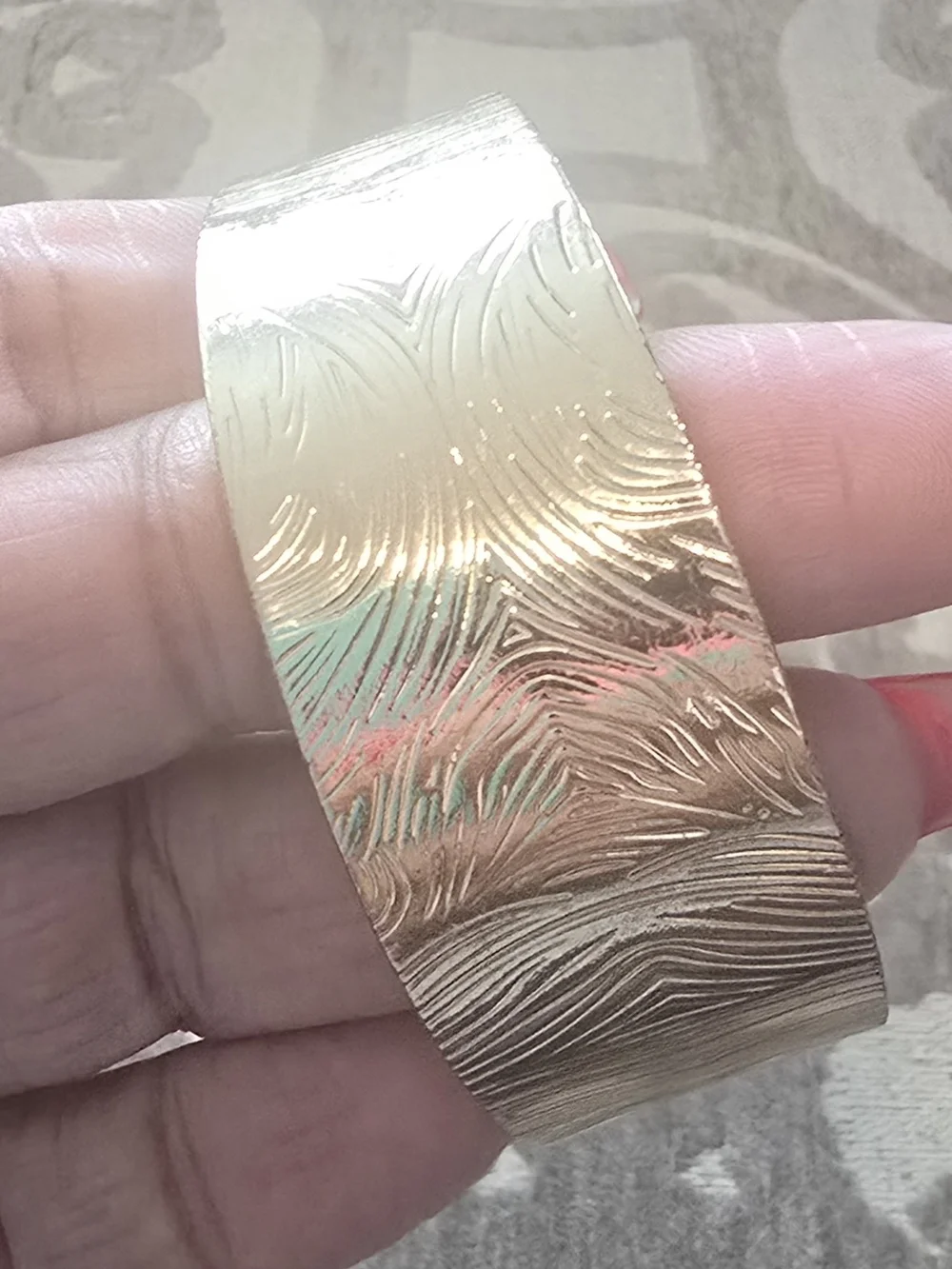 N/A elegant gold