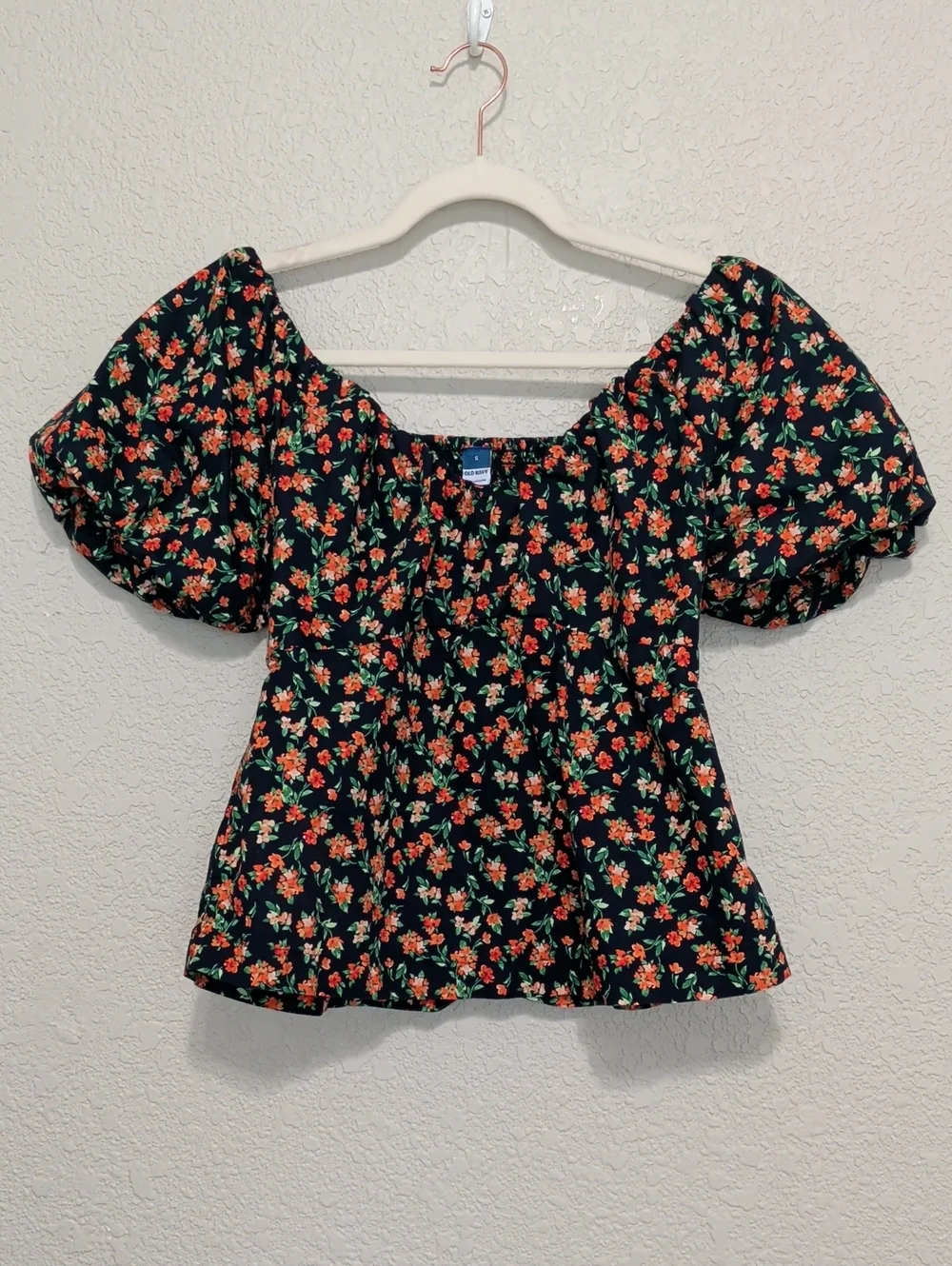 Old Navy according flaws label