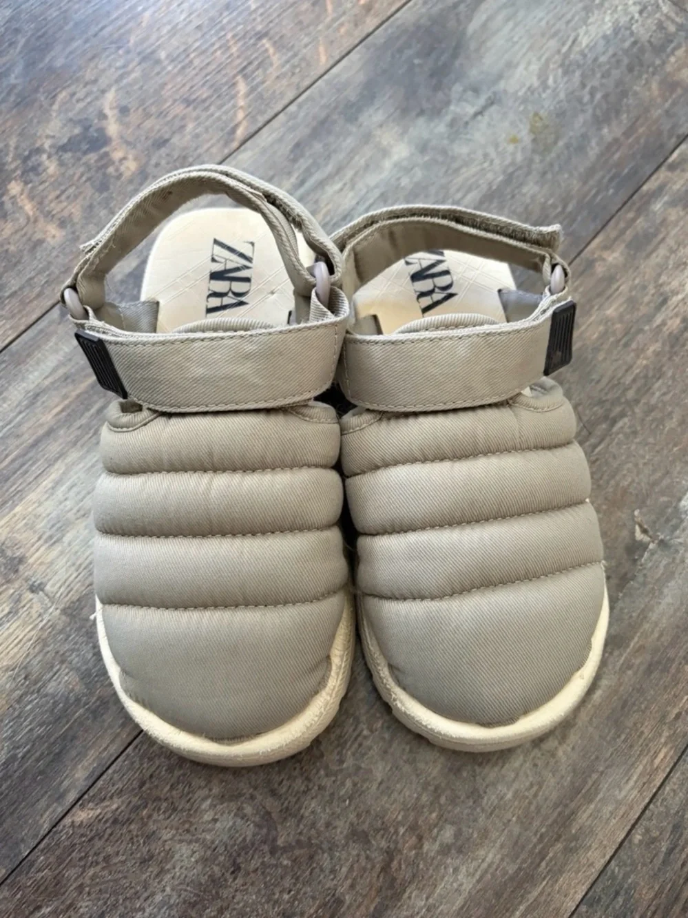 ZARA Kids Quilted Padded Slippers in Light Beige stock (14)