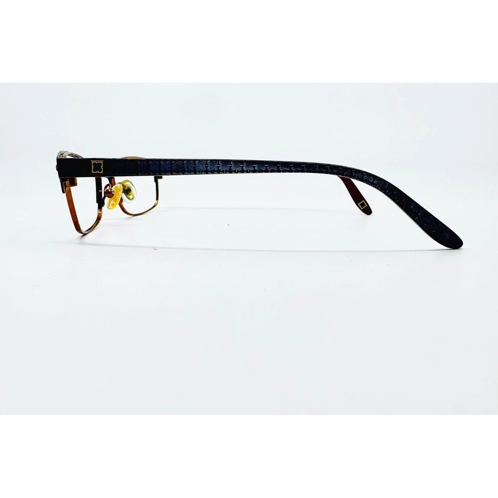 Liz Claiborne please message