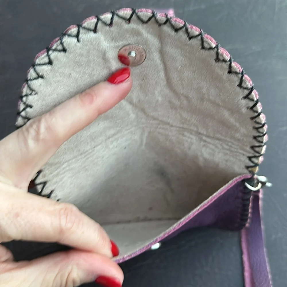 💜♥️💜Leather wallet and coin purse in excellent condition. Handmade. Purple.