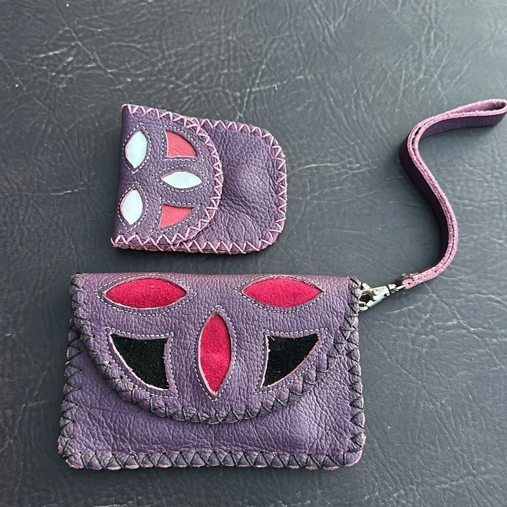 💜♥️💜Leather wallet and coin purse in excellent condition. Handmade. Purple.