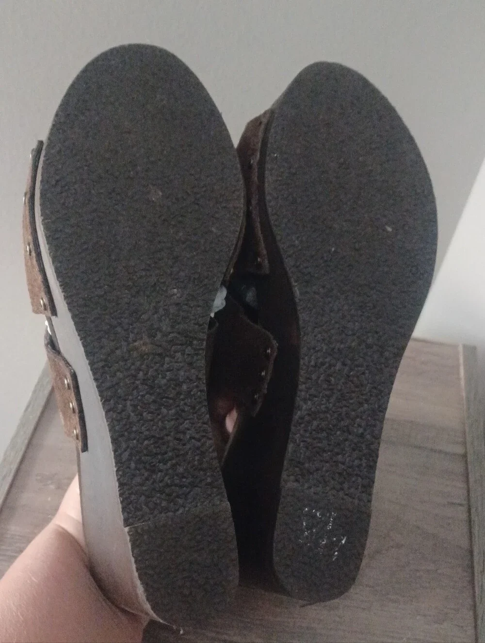 Volatile bohemian wedge