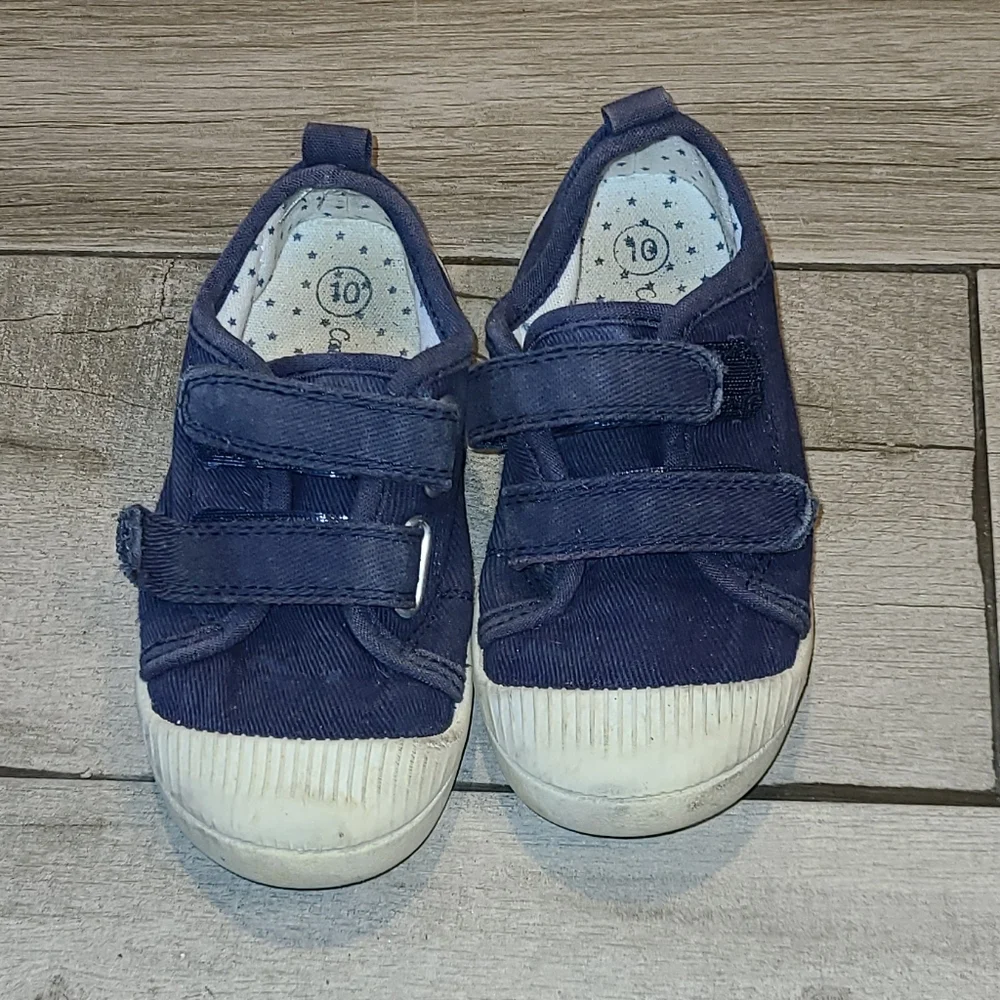🍋‍🟩Cat And Jack boys Velcro canvas sneakers☀️