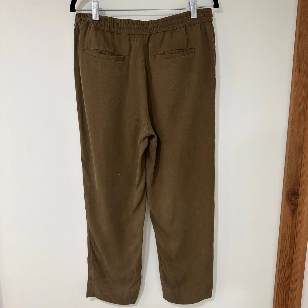 Banana Republic everyday adjustable luxury
