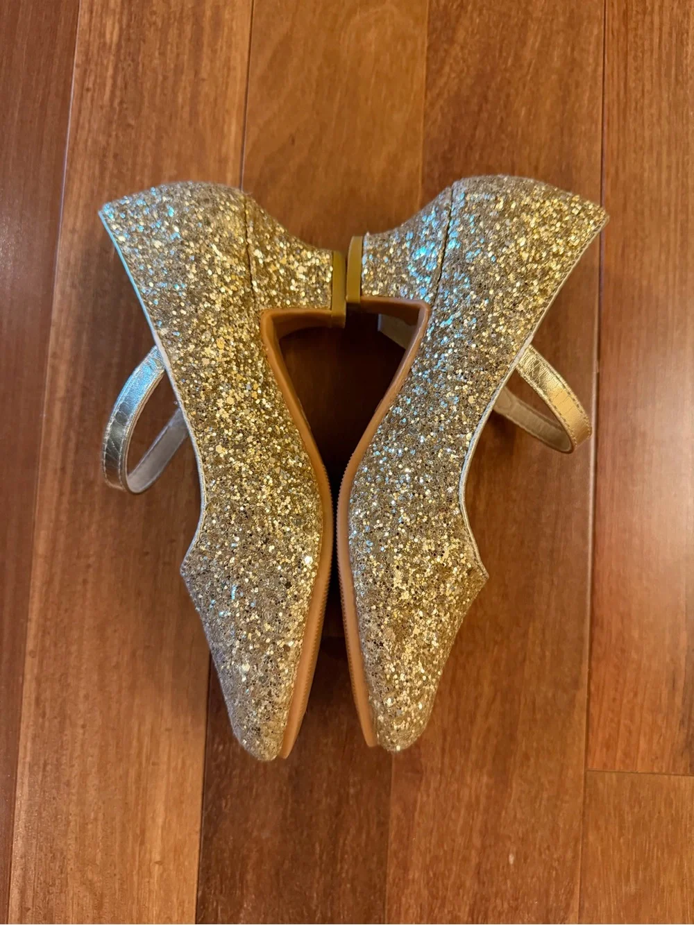 Sparkle Gold Mary Jane Dress Shoes with Velcro Strap EU 33 Girls Sz 2 - Like New