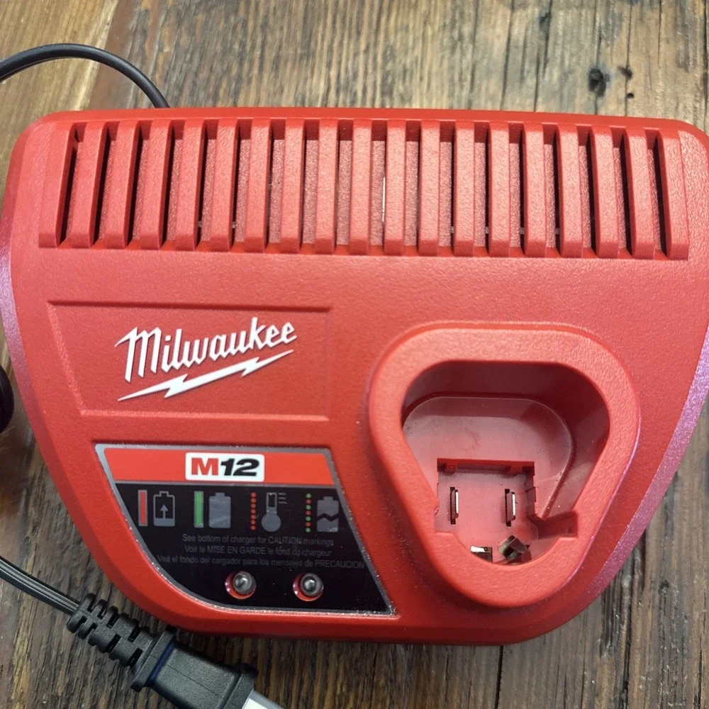 NEW Milwaukee 48-59-2401 M12 12V Lithium Ion Battery Charger 12 Volt