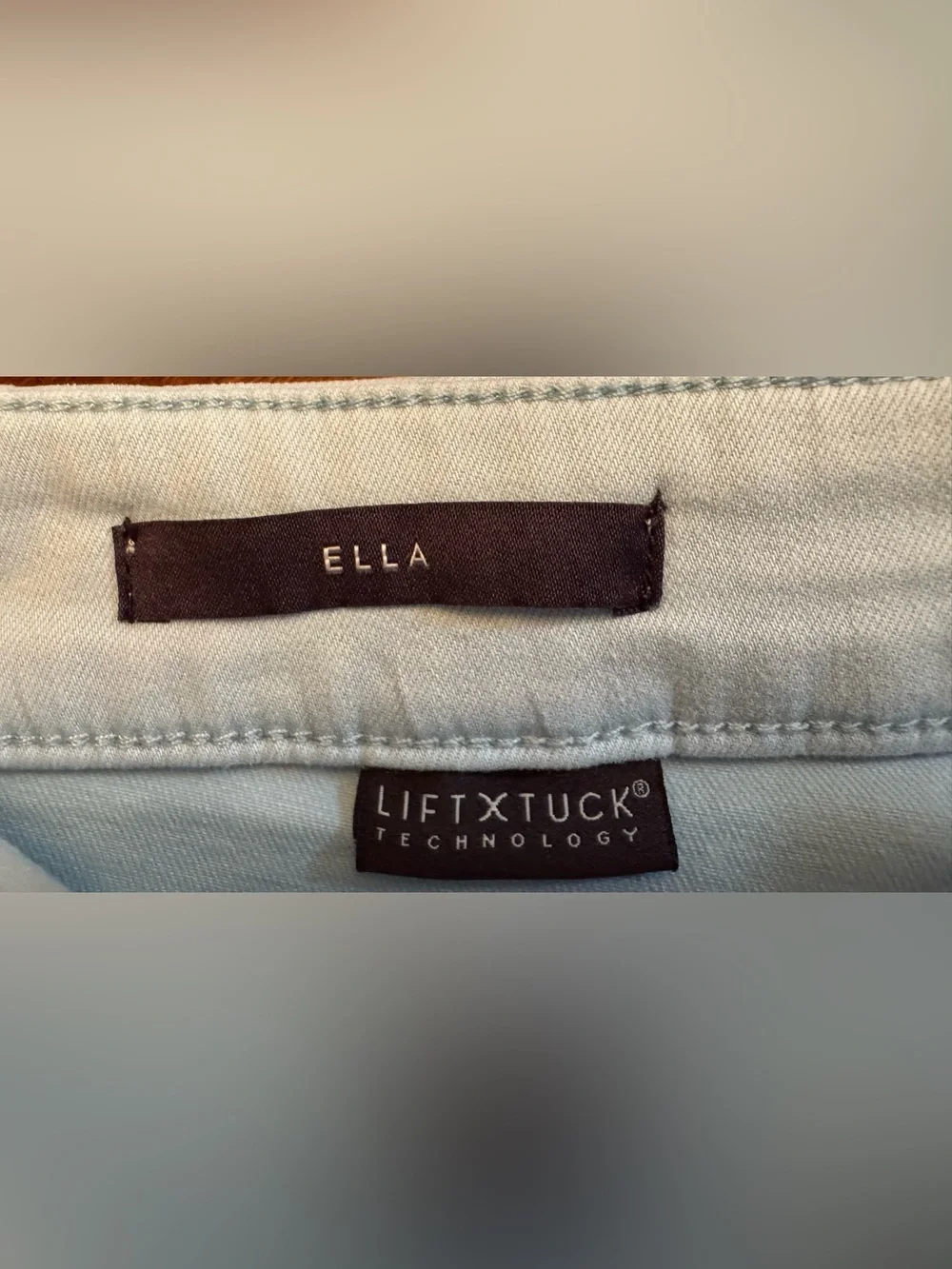 NYDJ Shorts (Ella) side Slit Shorts in Light Blue ** New With Tags** Size - 4