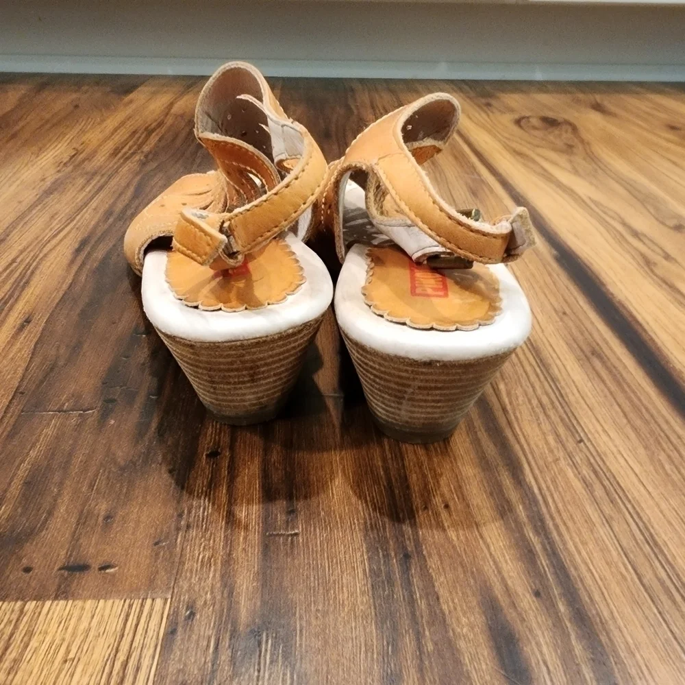 Pikolinos Leather peeptoe slingback sandals