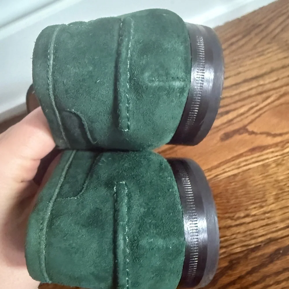 $1,090 Gucci Green Suede Loafers men’s 9