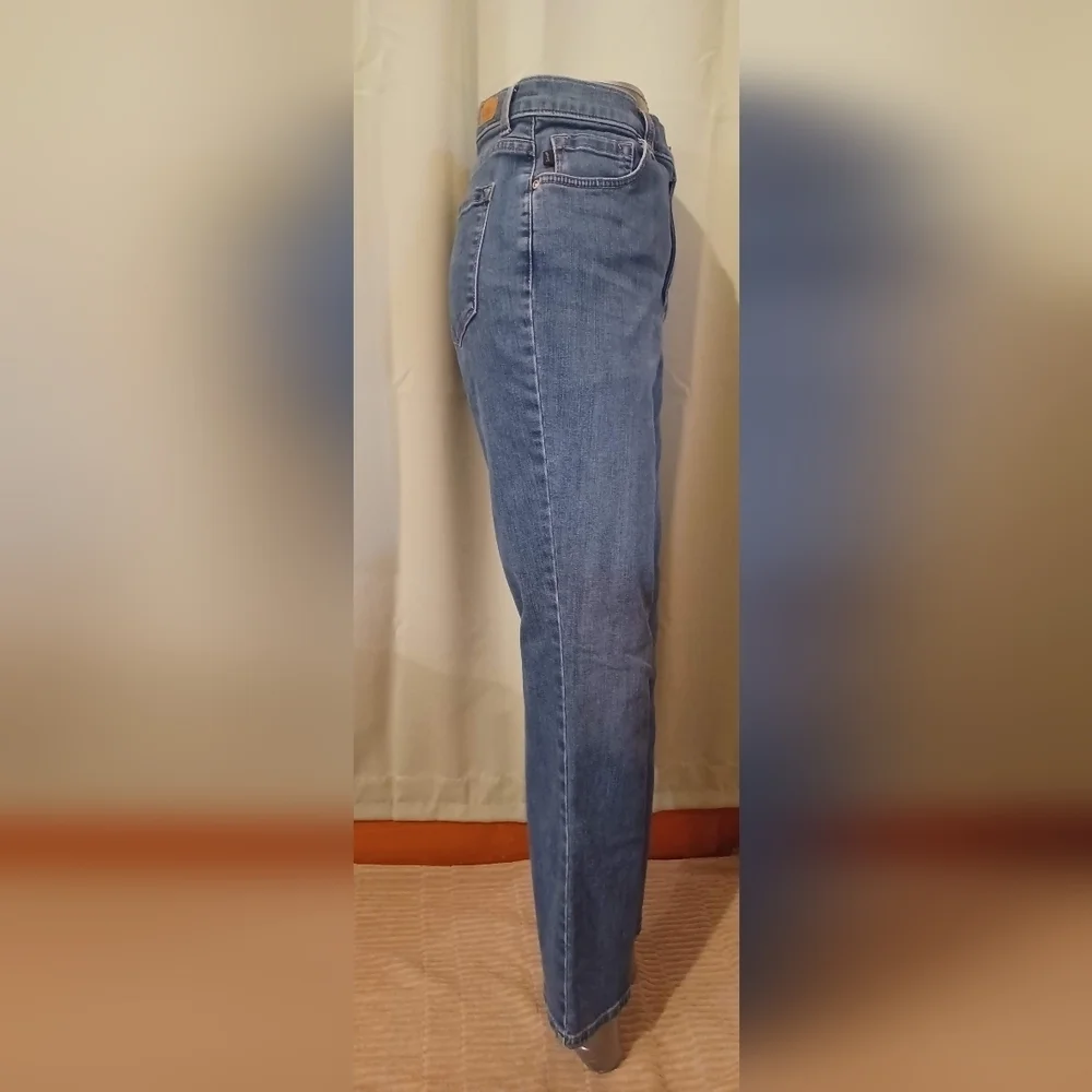 Lee pre owned