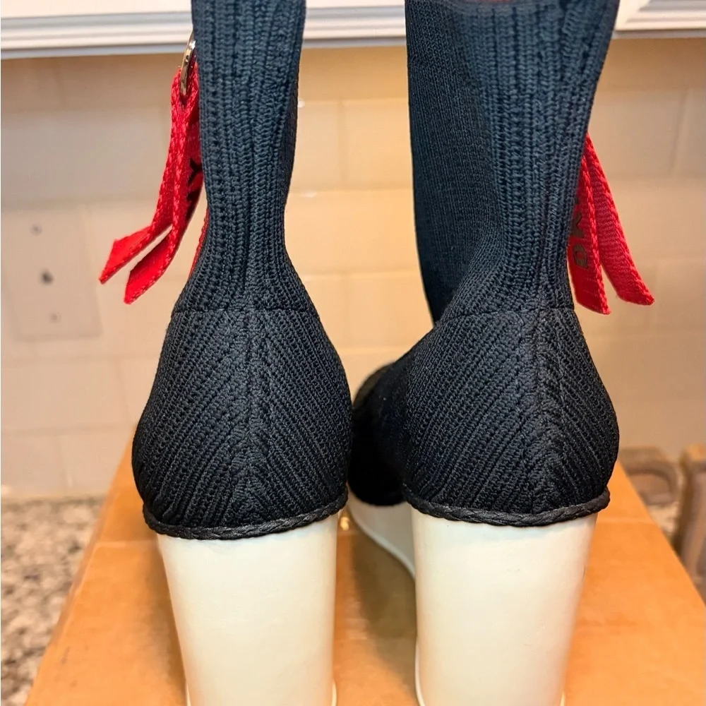 DKNYC sleek black