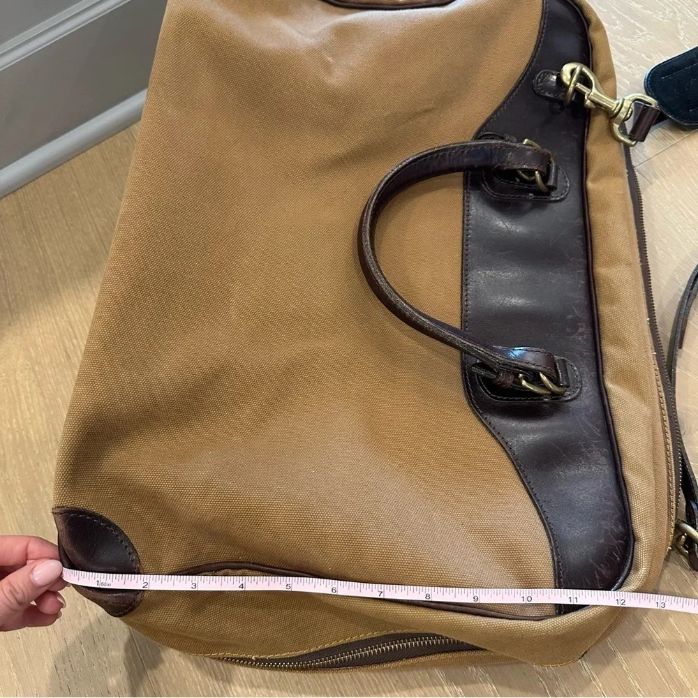 Land Rover media rover zipper