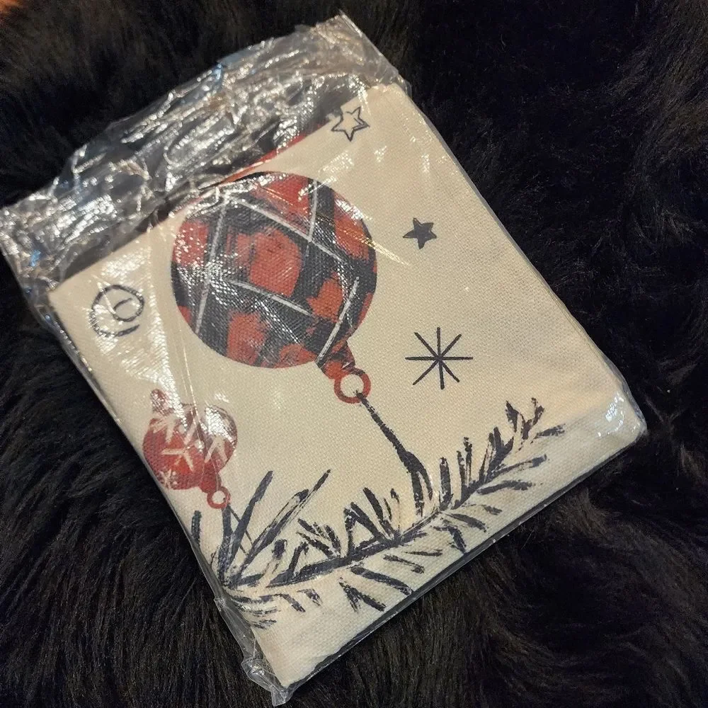 N/A hidden covers plaid