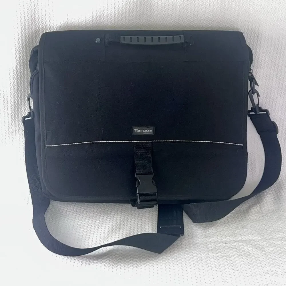 Targus Laptop Messenger Bag Black AC0145 Padded Briefcase Shoulder Case