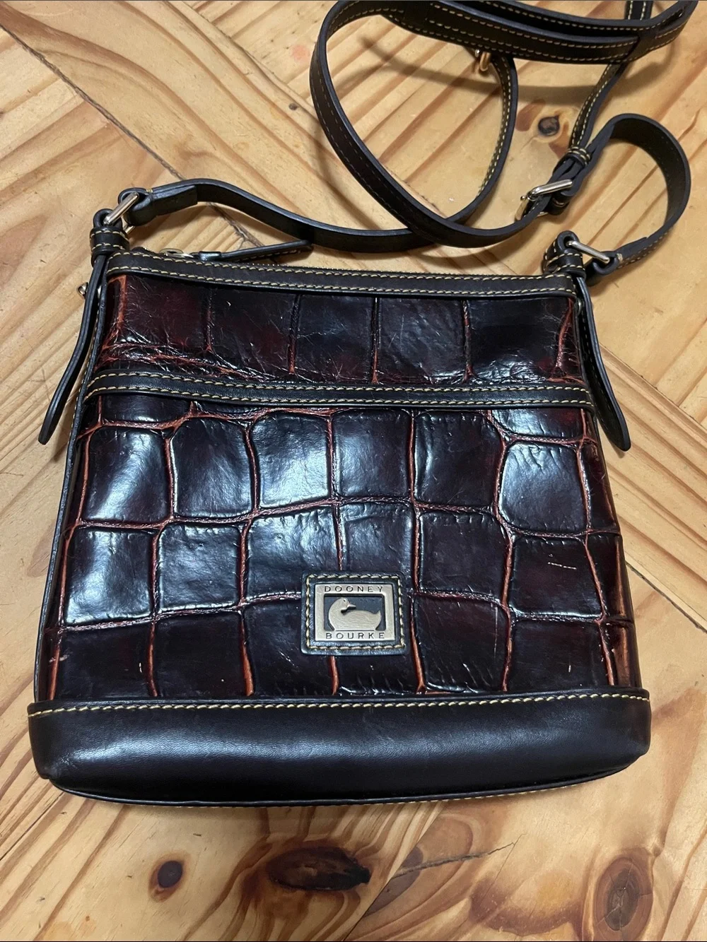 Dooney & Bourke excellent croc