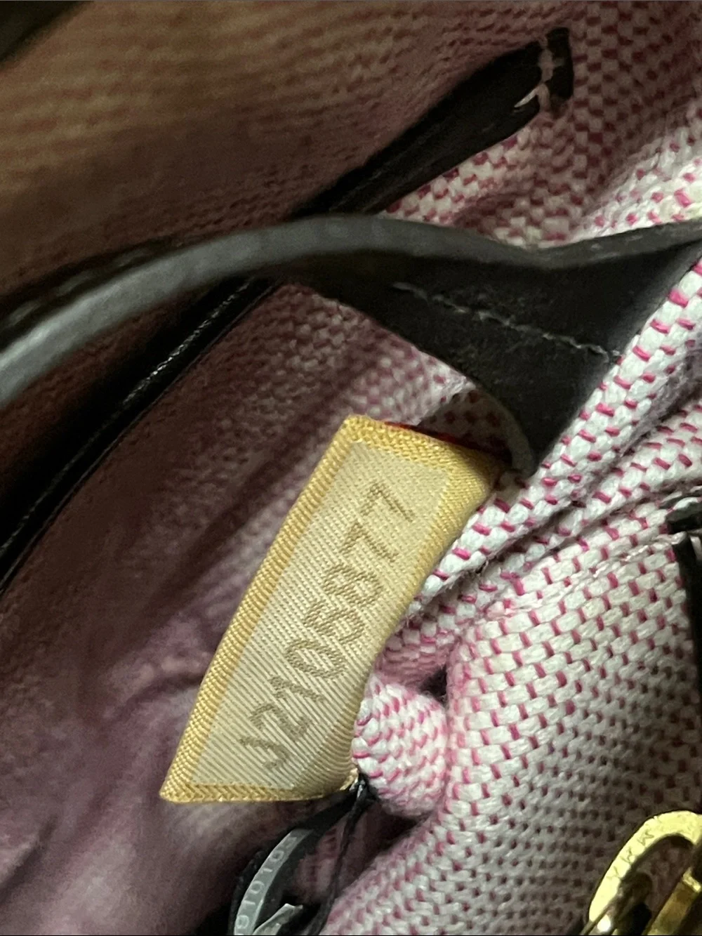Dooney & Bourke excellent croc
