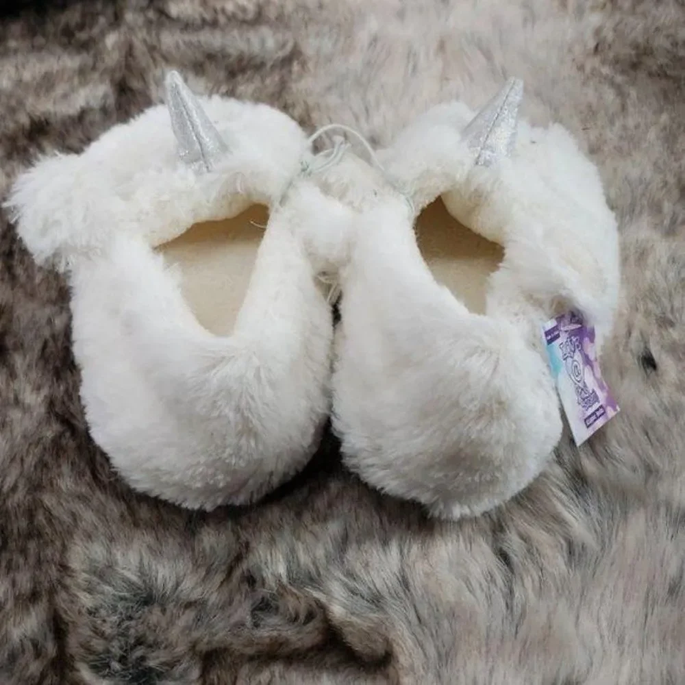 Love At First Sight Unicorn Girls‎ Slippers SZ 4-5T