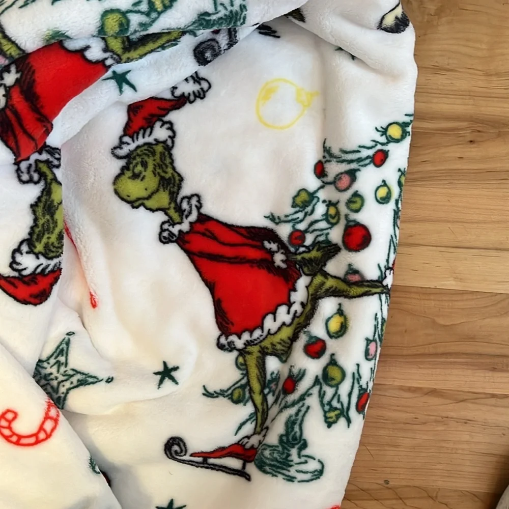 Grinch Dr. Seuss Christmas Oversized Throw Blanket - NWT