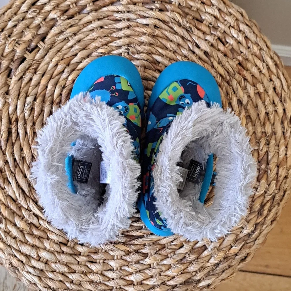 Bogs Toddler Monster Print Waterproof Pull On Winter/Outdoor Blue Rubber Boots 9