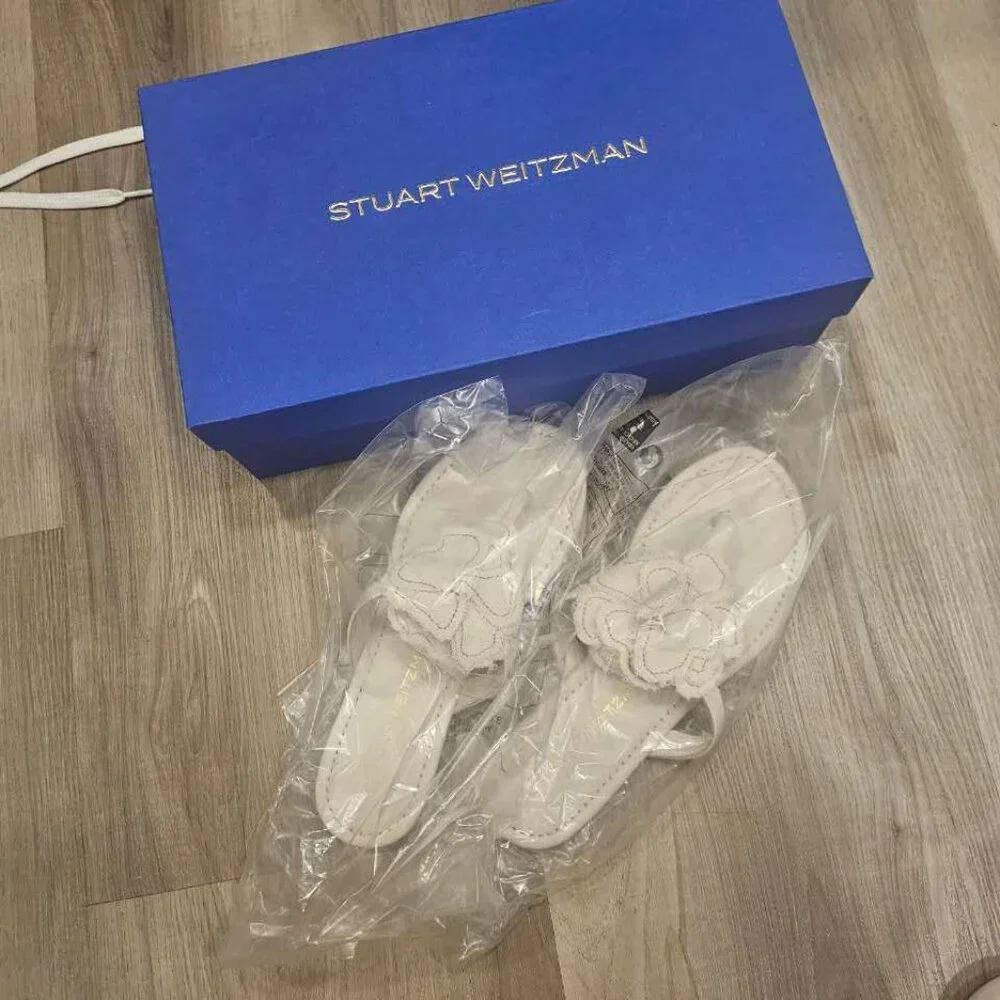 Stuart Weitzman product details