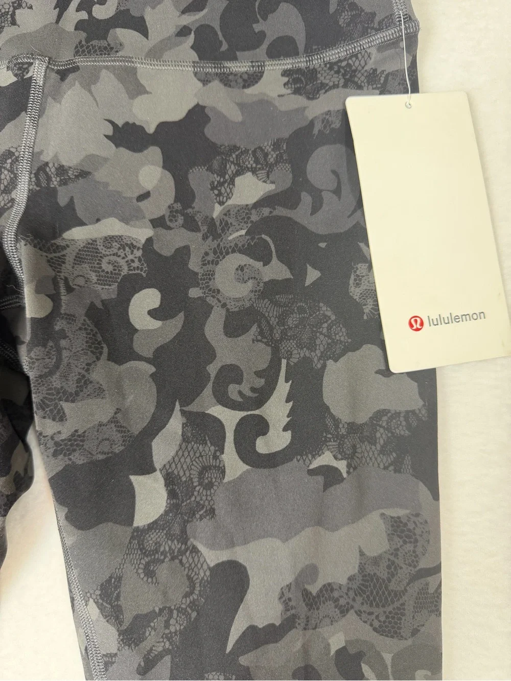 New with Tags Women’s Lululemon Wunder Train Leggings in Black Floral Lace 25”