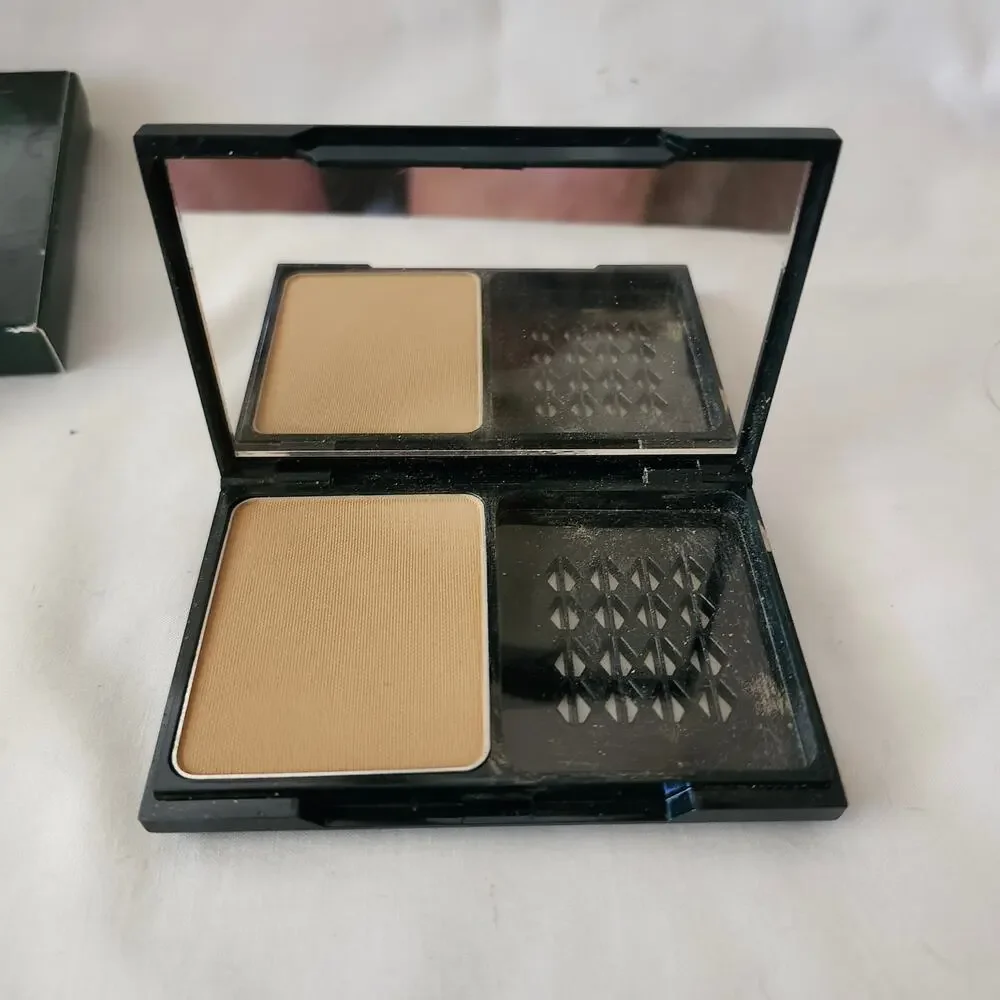Pola pressed powder
