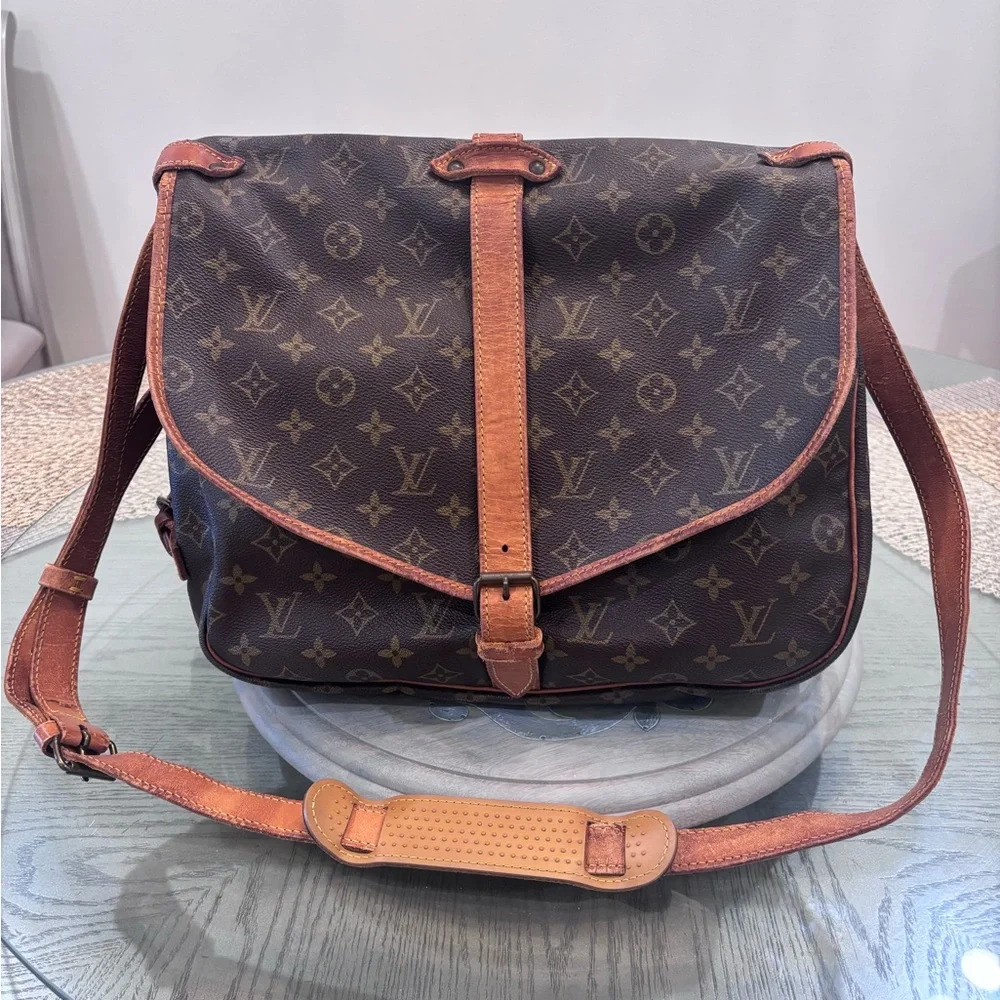 Louis Vuitton Saumur 35 & COA