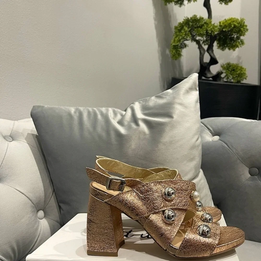 Get It Sandals Pearl Stud Metallic NIB $250