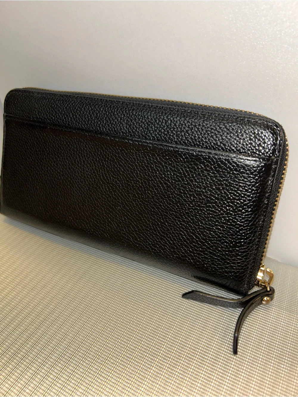 kate spade raised logo