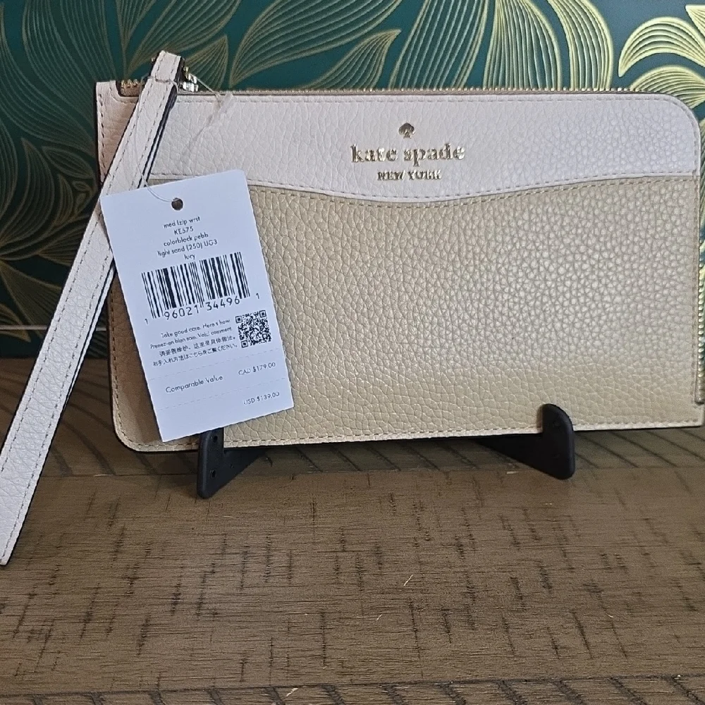 Kate Spade Medium Zip Wristlet NWT