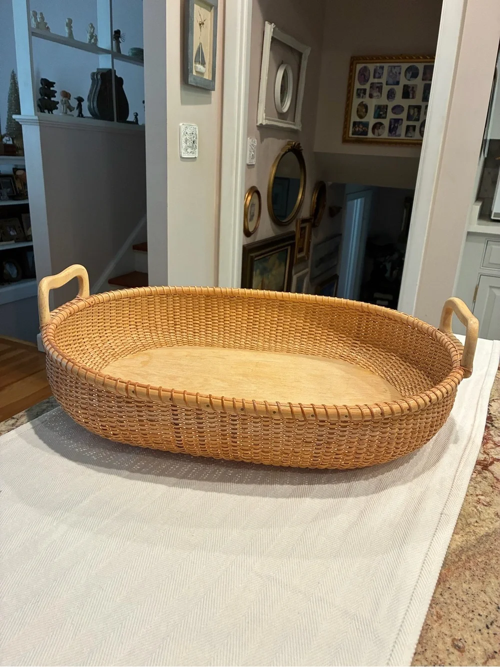 N/A handwoven oval
