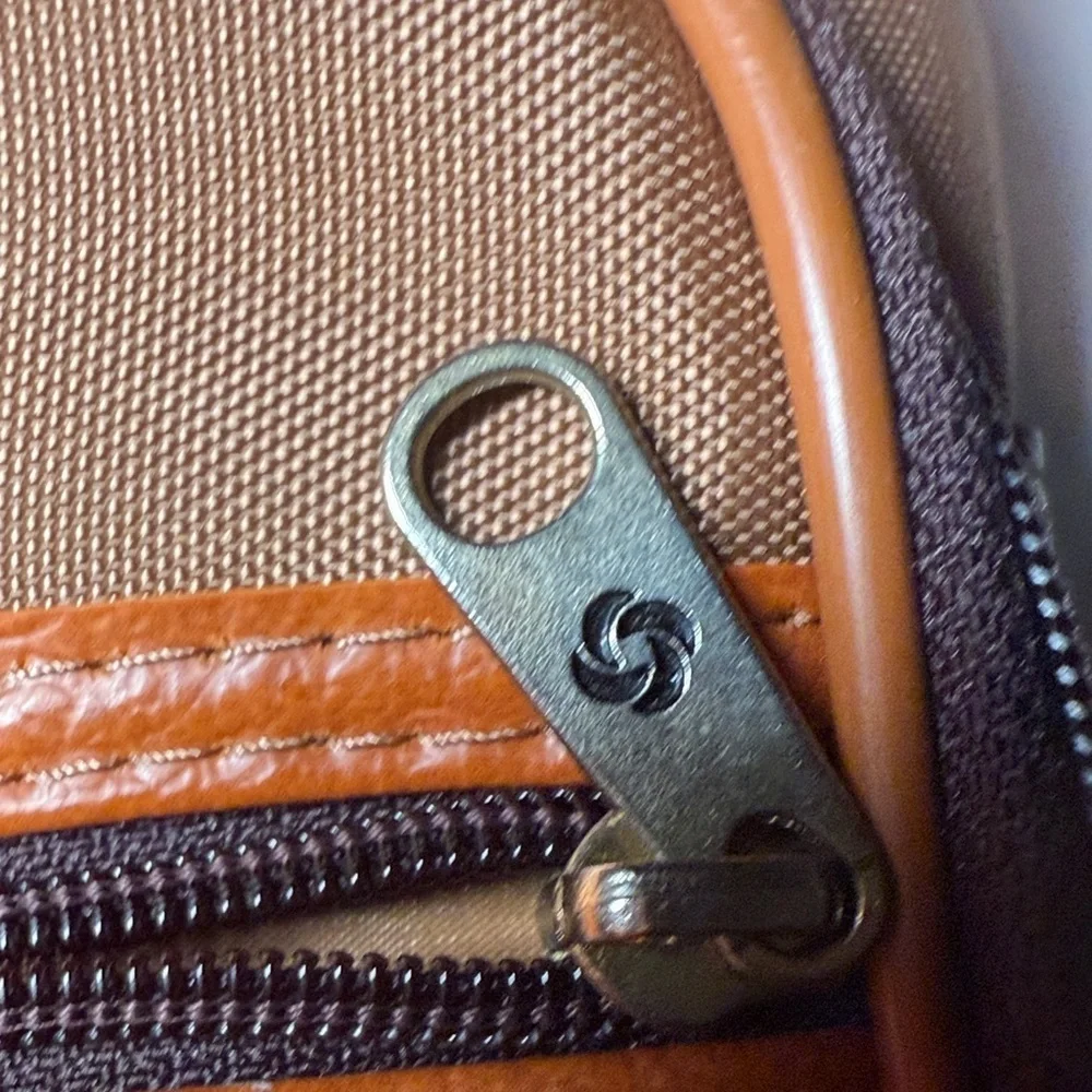 Samsonite please stylish