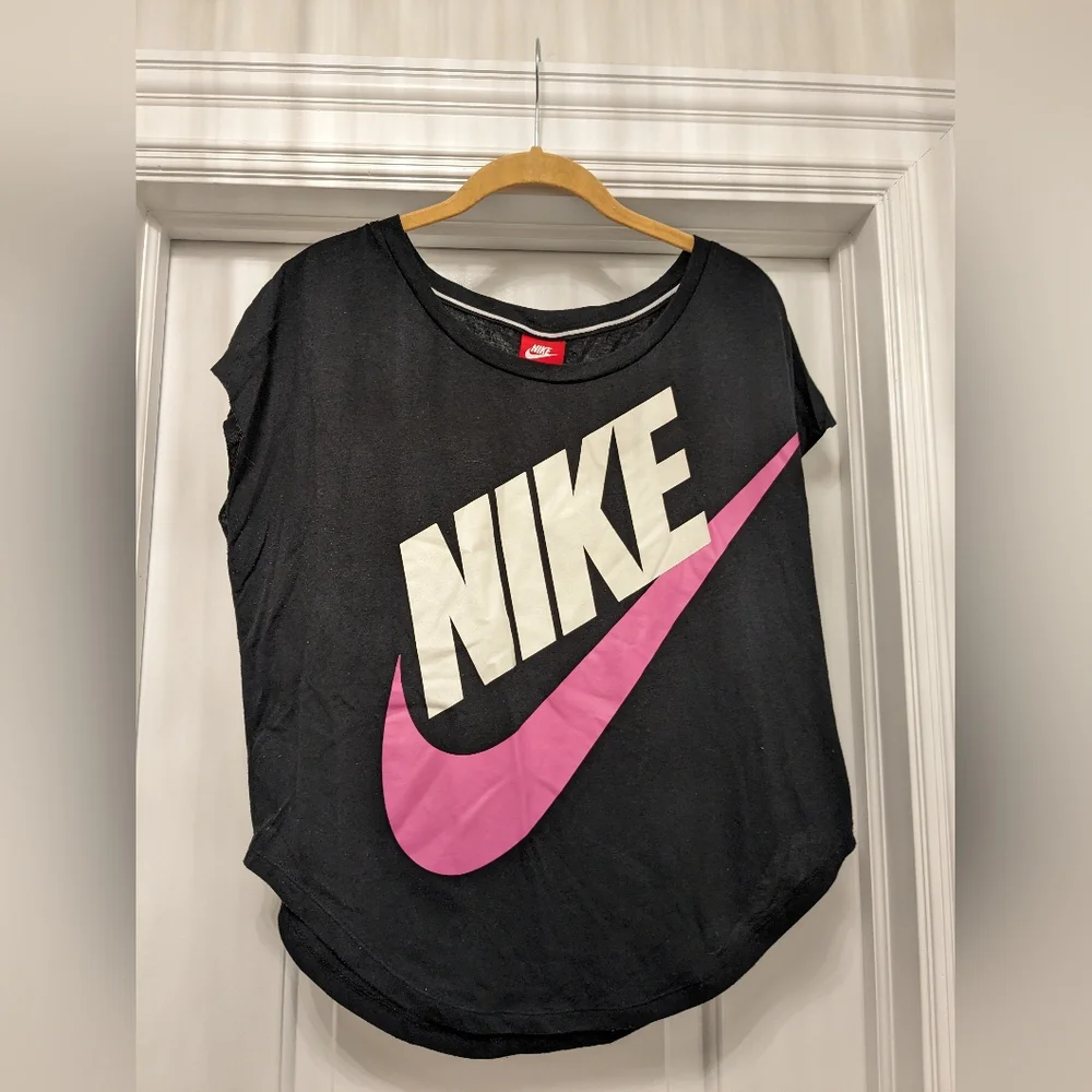 Women's Nike Shirt size small