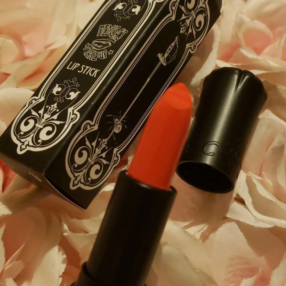 Dolls Kill medusa makeup