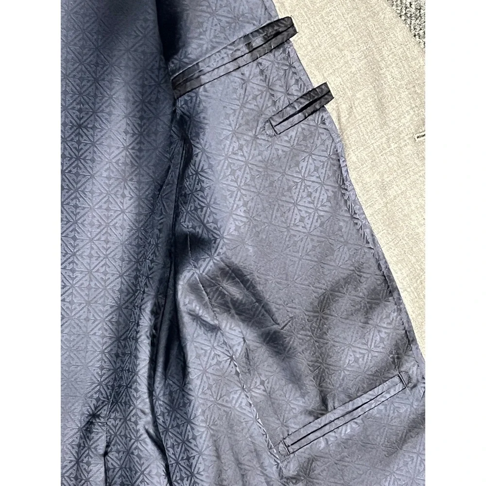 Hardy Amies discover timeless