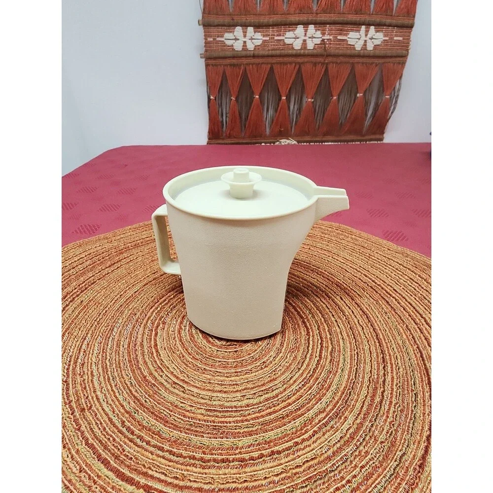 Tupperware vntage creamer