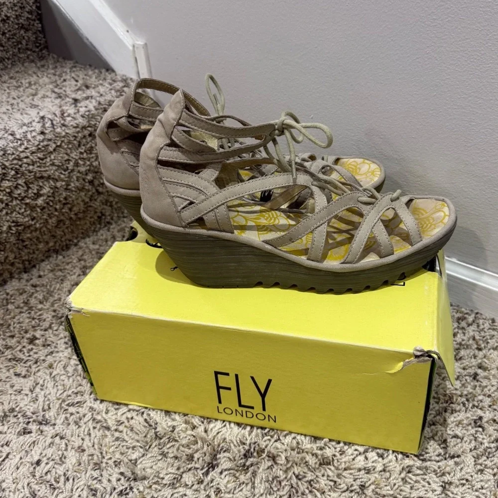 Fly London Yasi Taupe Leather Lace Up Wedge Sandals Womens 40 P500663013