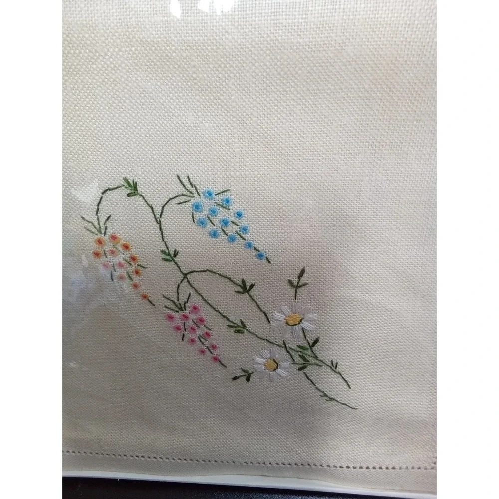 Blackstaff Irish Linen Embroidered Tray Cloth Vintage Floral M781 14x20‎ New