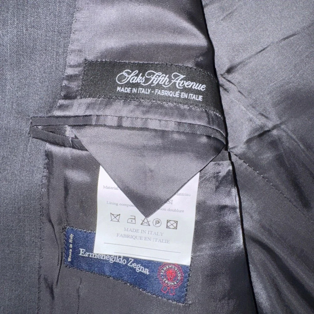 Saks Fifth Avenue sleeve matching