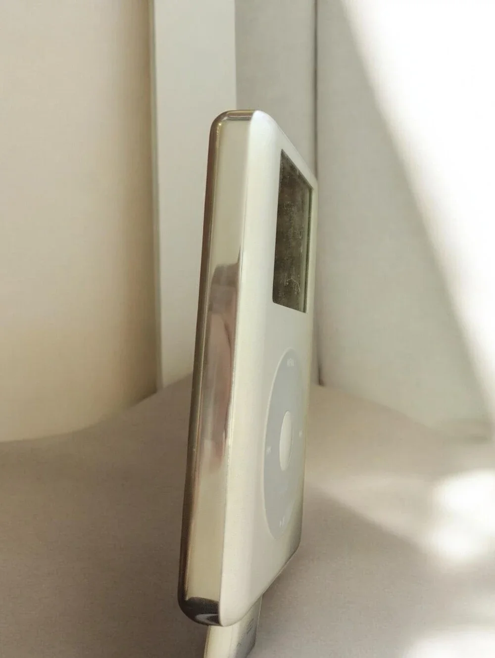 Vintage Apple iPod 4th Gen 20GB Bundle - 14+ Hr Battery Firewire And & USB