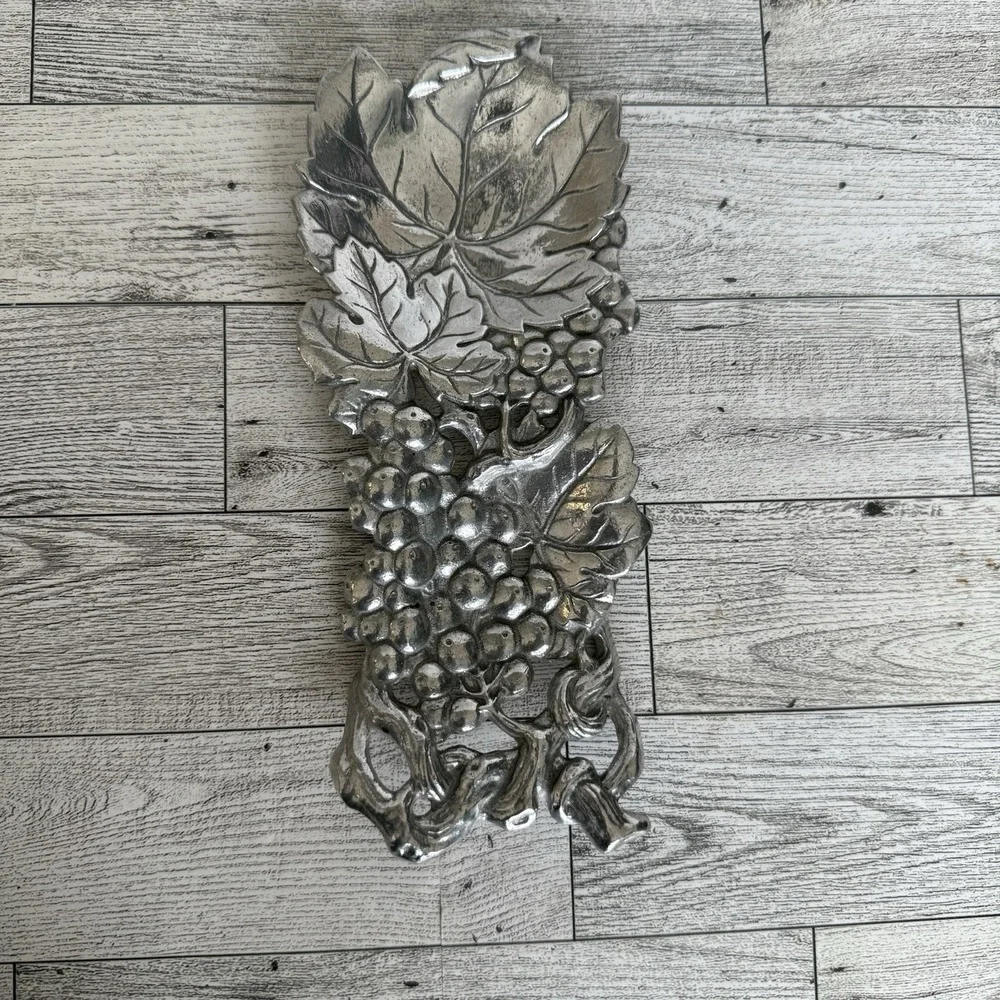 Arthur Court Aluminum Spoon Rest‎ Grape Leaf Motif Collectible Vintage