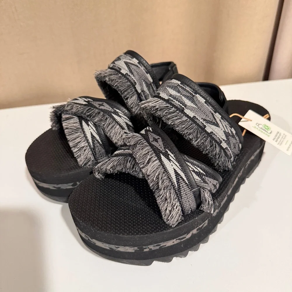 Teva Flatform Universal Fringe Sandals Black Grey Geometric Platform Womens