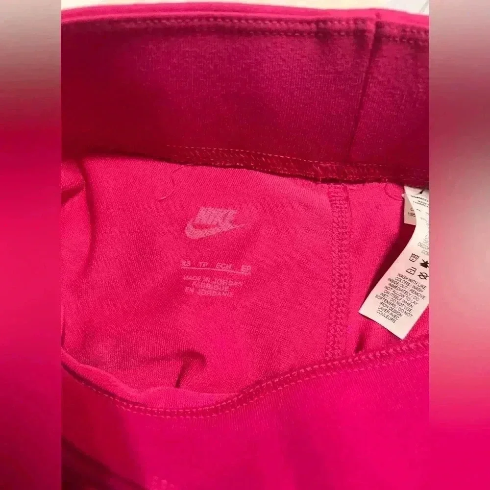 Nike nwt pink